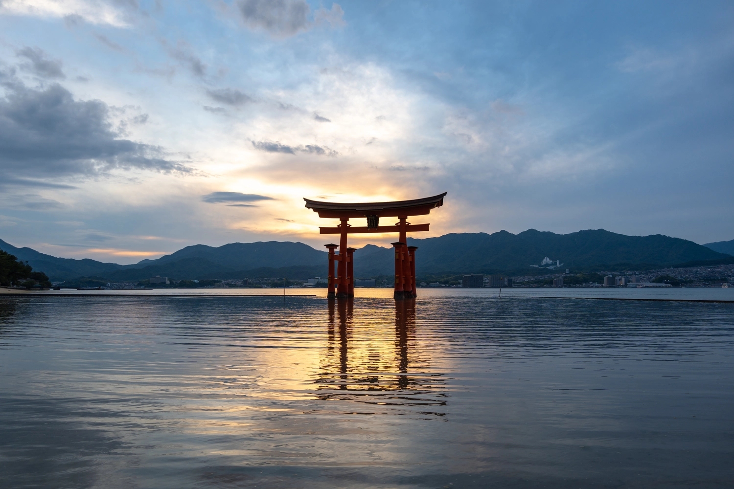 Mokurai – Weg der Geistesschulung – Aufnahme von einem Torii in Japan